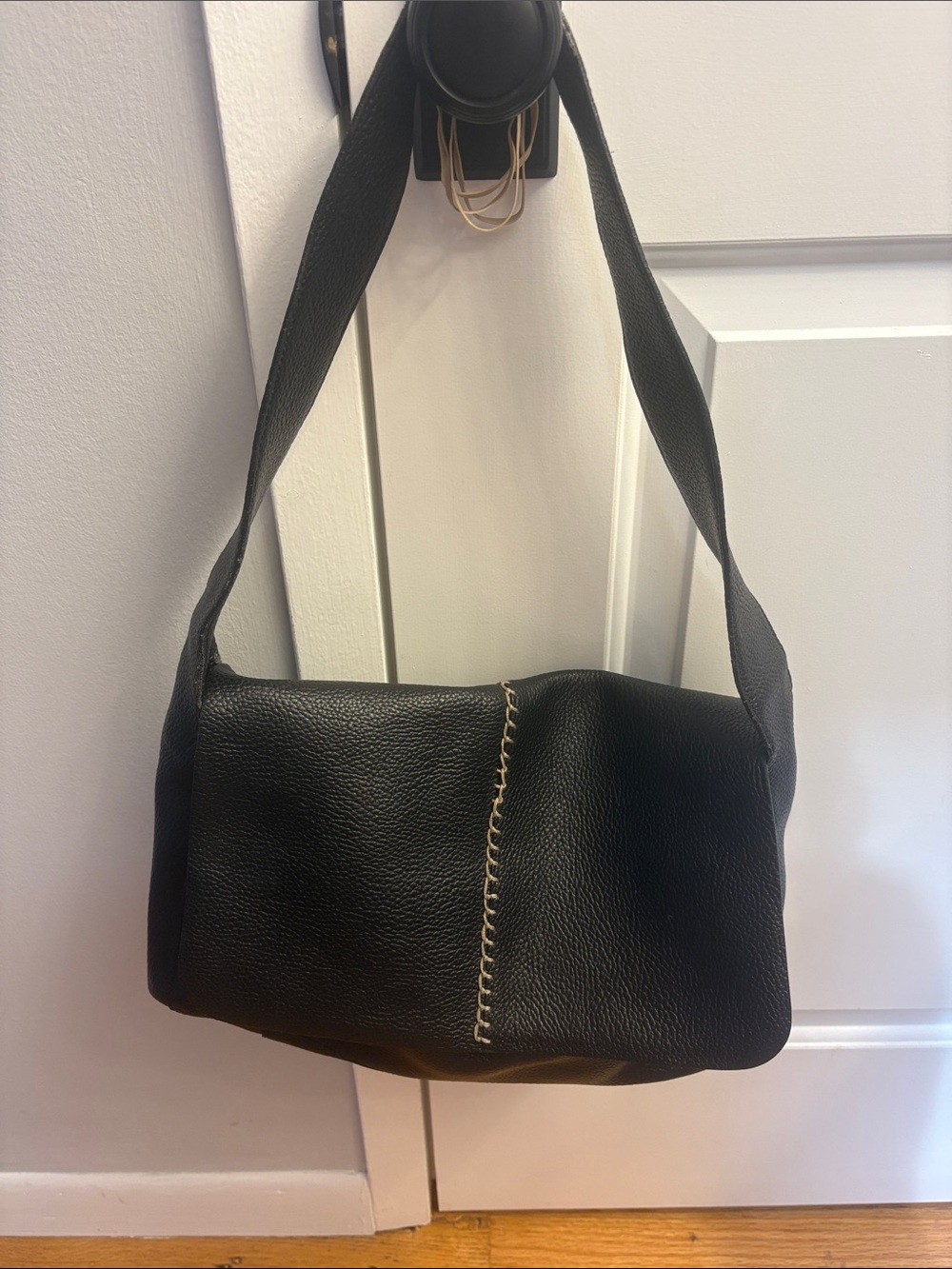 Francesco Biasia Black Shoulder Bag with Contrast Stitching